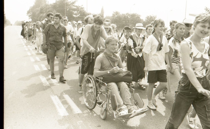 Rybnicka Pielgrzymka na początku lat 90. [ZDJĘCIA ARCHIWALNE]