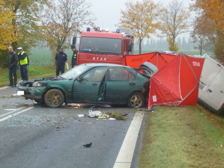 Kąsinowo: Zginął kierowca hondy civic