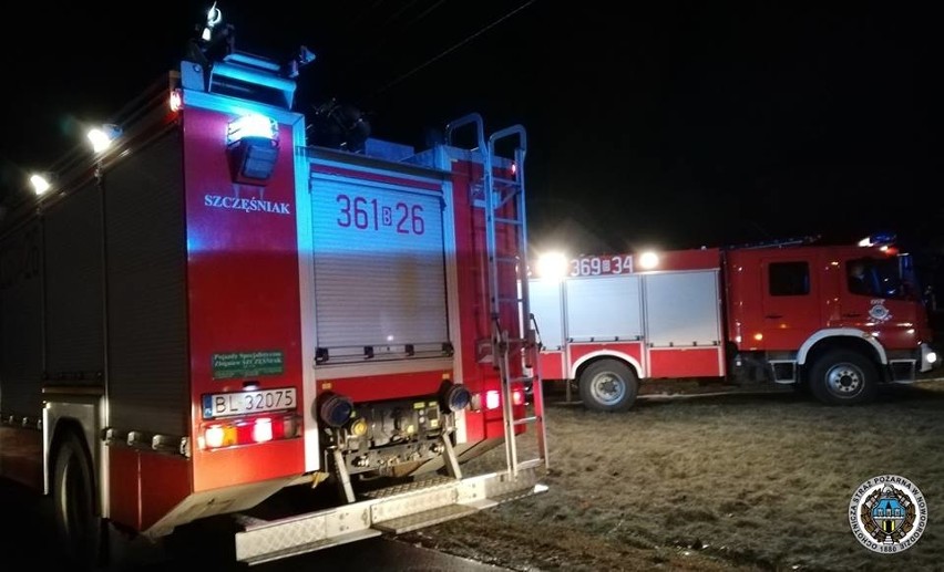 Zbójna. Pożar domu drewnianego w Zbójnej. Strażacy odnaleźli dwa zwęglone ciała [ZDJĘCIA]