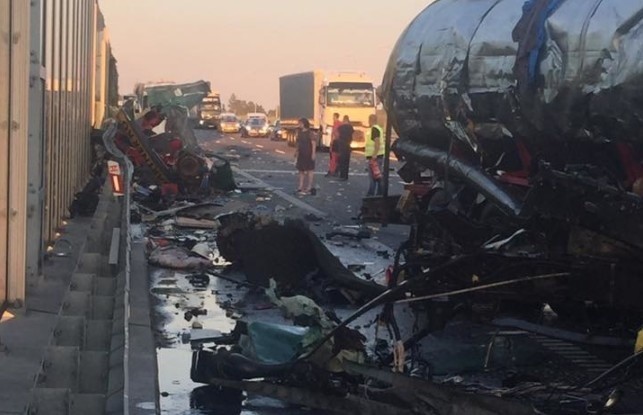 Tragiczny wypadek cysterny i TIRa na autostradzie A1 w...