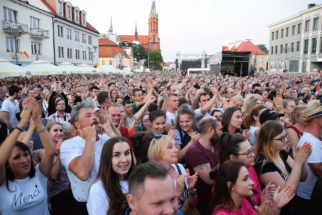 Tumy na koncercie Bajmu podczas Dni Miasta Białegostoku