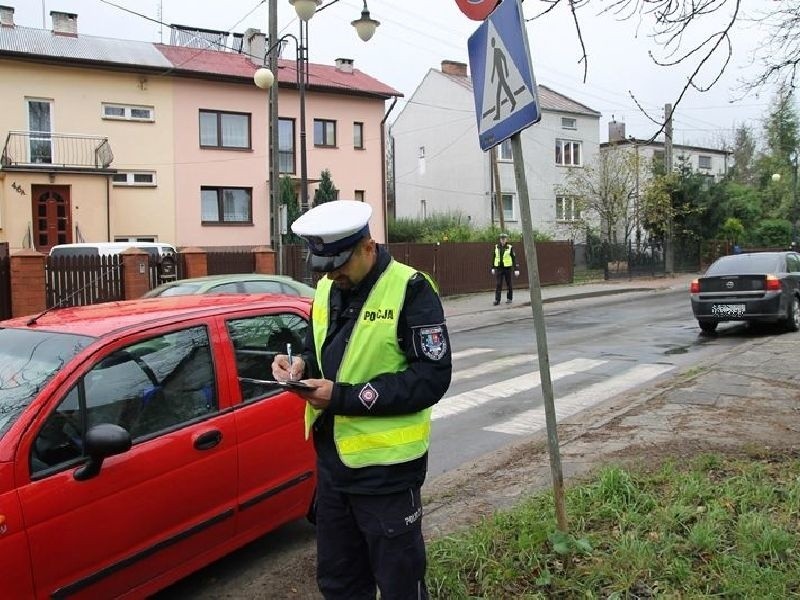 Policjanci zatrzymali prawo jazdy 40-latce, która potrąciła...