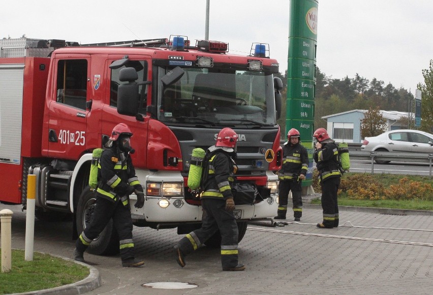 Strażackie ćwiczenia na stacji paliw w Suchej pod Białobrzegami