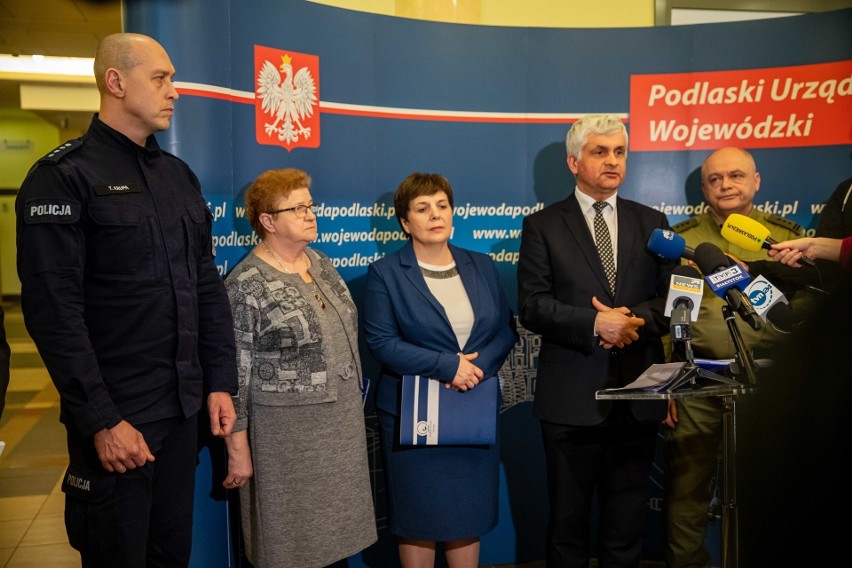 Elżbieta Kraszewska (z druga z lewej) podczas konferencji u...