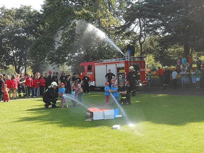 Po brawurowej akcji maluchów rozpoczęły się ćwiczenia...