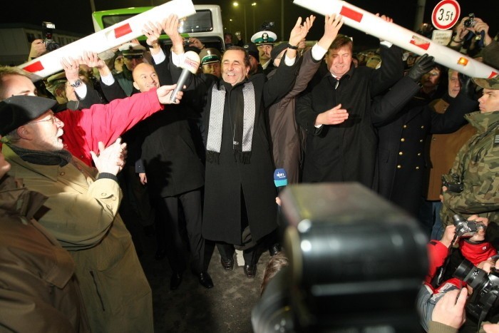 Polska wchodzi do strefy Schengen - uroczystości na granicy...