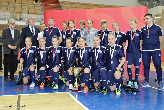 Zespół AZS UJ Kraków kilka tygodni temu został wicemistrzem Polski w futsalu. Wcześniej przez dwa lata zdobywał złote medale. W sobotę występy w I lidze zainauguruje meczem z Widokiem w Lublinie