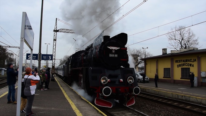 Przez Inowrocławia przejechał pociąg "Piernik" relacji...