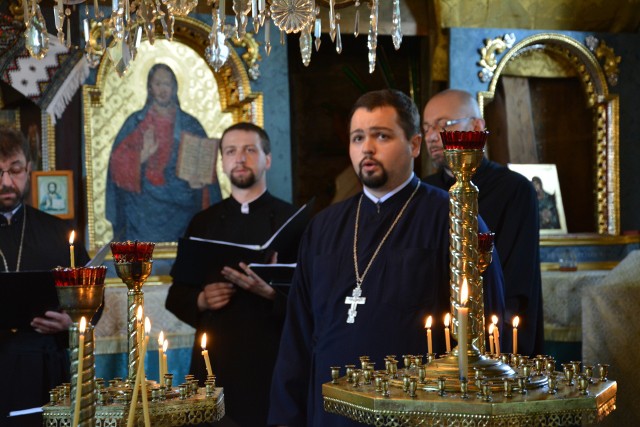 Duchowni śpiewali w cerkwi pod wezwaniem Michała Archanioła w Wysowej-Zdroju.