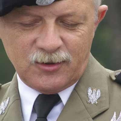 Od 2006 roku czarny naramiennik po "Maczkowcach&#8221; odziedziczyli żołnierze 11. LDKPanc. Na zdjęciu zastępca dowódcy dywizji - gen. bryg. Mirosław Rozmus.