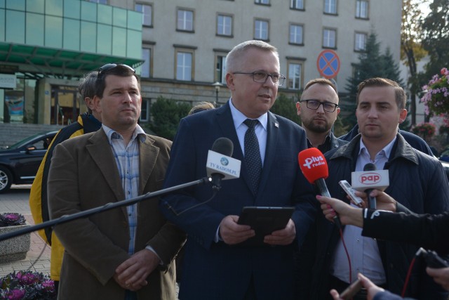 Poseł Robert Mordak zaapelował do posłów Marka Suskiego i  Jarosława Kaczyńskiego o wyjaśnienie „układu radomskiego”.