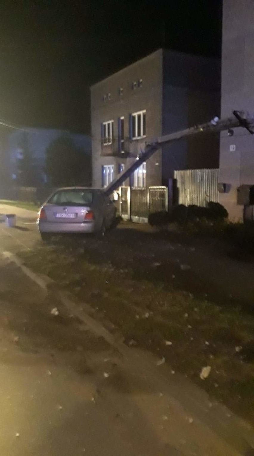 Skarżysko-Kamienna. Pijany, nastoletni kierowca ściął nocą latarnię uliczną