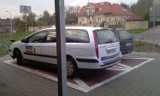 Kraków: mistrz parkowania stanął na "kopercie", bo była bliżej sklepu [ZDJĘCIE]