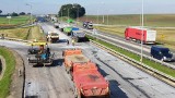 Remont autostrady A4 na odcinku od Góry św. Anny do granicy z woj. śląskim. Trwa układanie asfaltu [ZDJĘCIA]