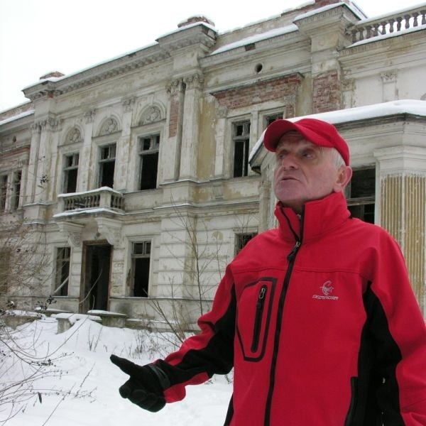 Marian Stachuła, przewodnik turystyczny: - Ten piękny niegdyś  pałacyk rodziny Löbbecke był doskonale wkomponowany w otoczenie.