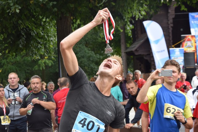 Zawodnicy z całego kraju przyjechali, by wziąć udział w tym wydarzeniu. Za nami VII Półmaraton Uzdrowisko Ciechocinek.