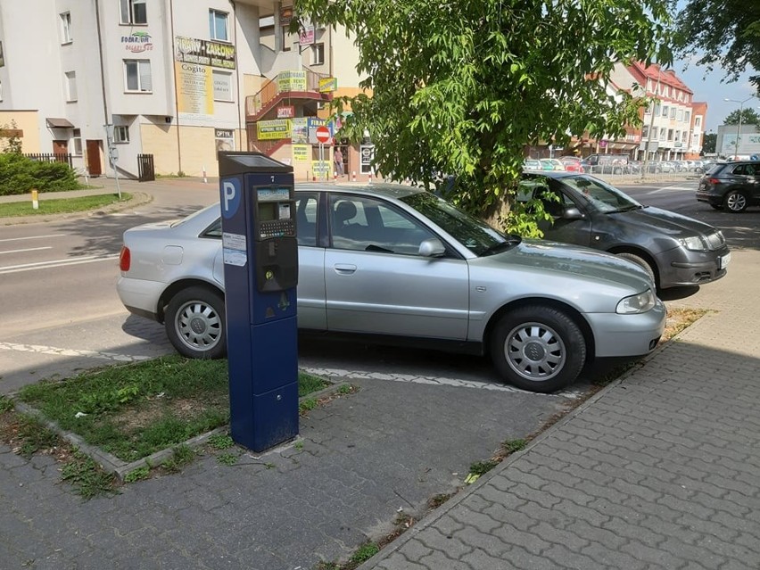 Ostrołęka. Strefa płatnego parkowania zmienia zarządcę. Projekt uchwały w tej sprawie rada miasta zaakceptowała 13.08.2021