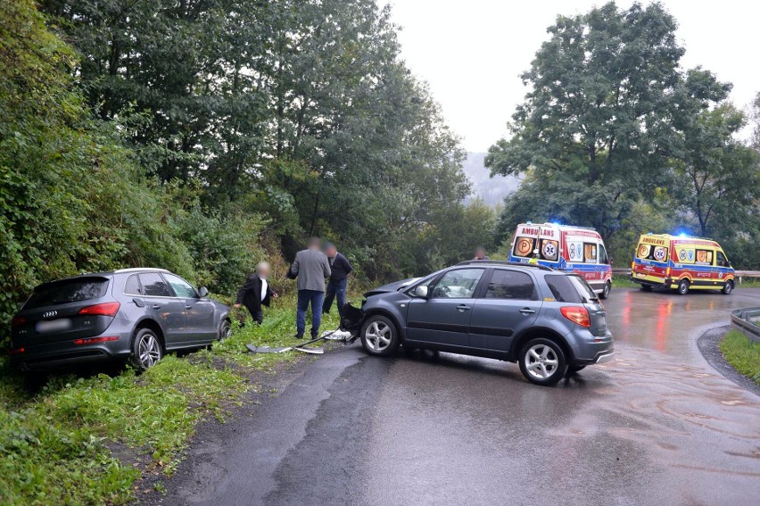 Wypadek w Huwnikach koło Przemyśla. W zderzeniu audi z suzuki poszkodowane zostały trzy osoby [ZDJĘCIA]