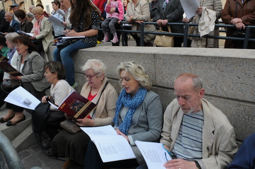 Kraków: 56. Lekcja Śpiewania na Małym Rynku [ZDJĘCIA, WIDEO]