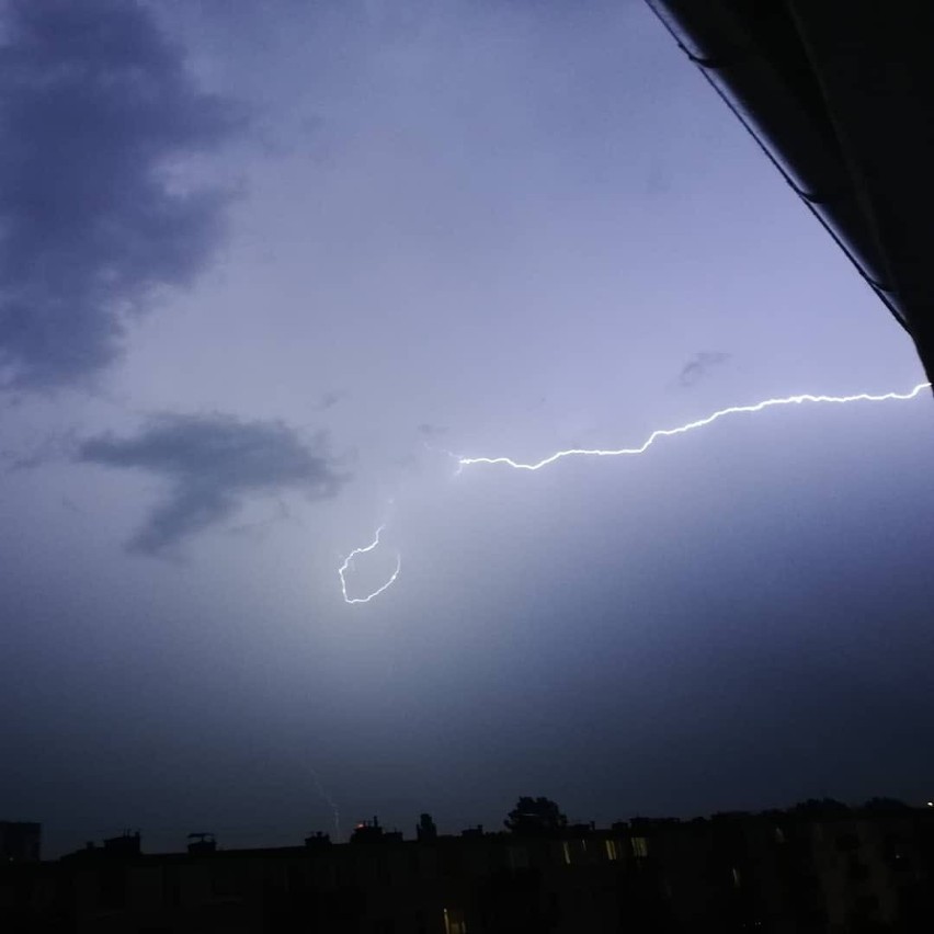 Po ulewie w Gdańsku trwa wielkie sprzątanie. Najwięcej deszczu w nocy spadło w Jelitkowie