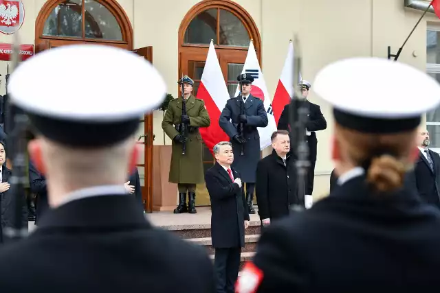 W Warszawie odbyło się spotkanie wicepremiera, ministra obrony narodowej Mariusza Błaszczaka oraz ministra obrony Korei Południowej Lee Jong-Supa.