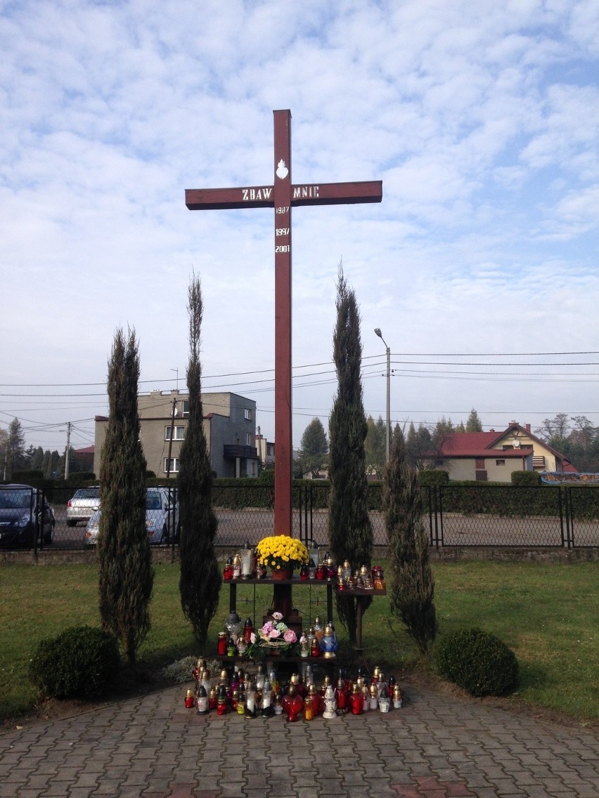 Wszystkich Świętych w Jaśkowicach: Mieszkańcy pamiętają o Patrycji i jej córeczce