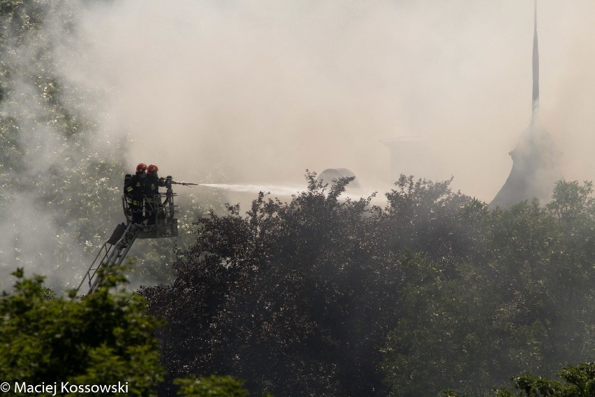 Pożar rektoratu PŁ, ogień w rektoracie Politechniki Łódzkiej przy Skorupki