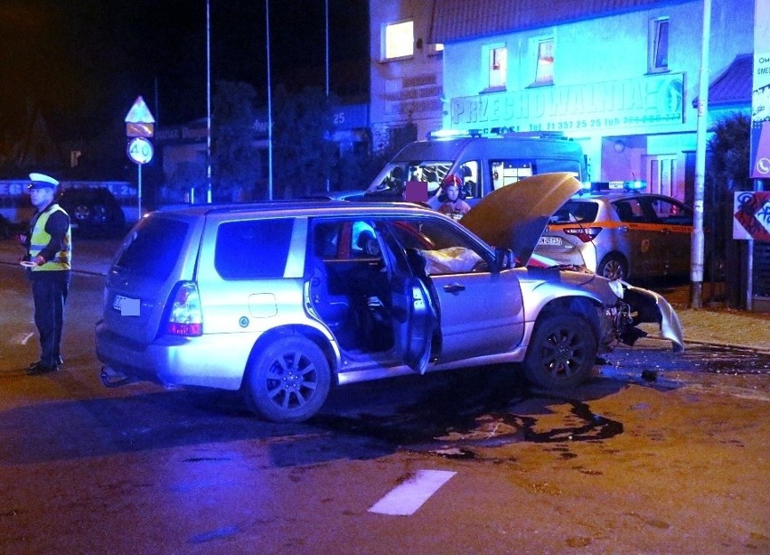 Wypadek na Muchoborze. Jedna osoba trafiła do szpitala [ZDJĘCIA]