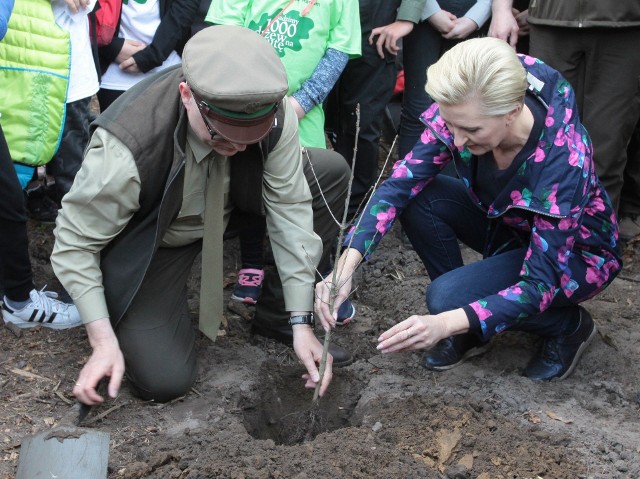 Agata Kornhauser - Duda w Radomiu. Pierwsza Dama była gościem honorowym obchodów Święta Lasu w Nadleśnictwie Janiszew