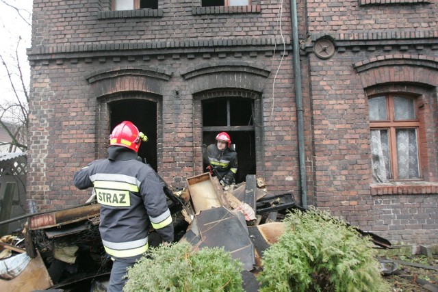 Rok 2014 zaczął się tragicznie w Rudzie Śląskiej. W nocy sylwestrową wybuchł pożar w kamienicy przy ul. ks. Niedzieli, w którym zginęły cztery osoby.