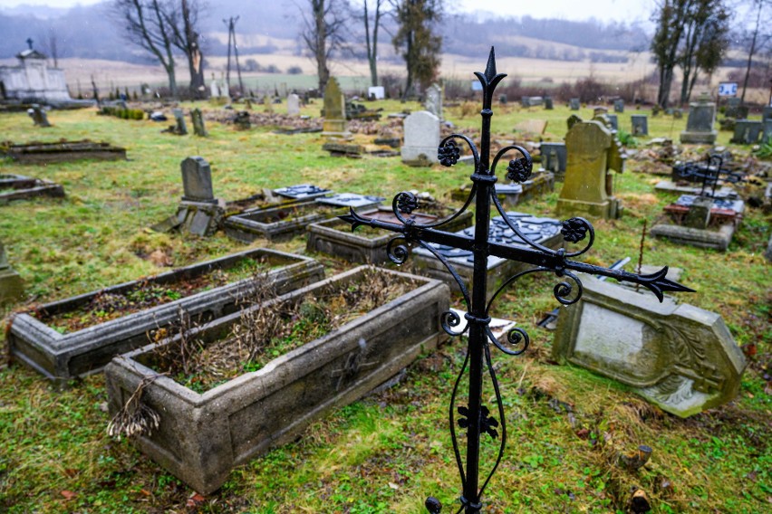 Niesamowity cmentarz na Dolnym Śląsku. To prawdziwy świadek...
