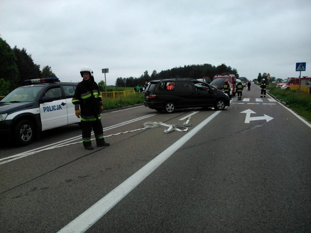 Na miejscu, oprócz policjantów, byli strażacy ochotnicy z Czerwina oraz z PSP w Ostrołęce