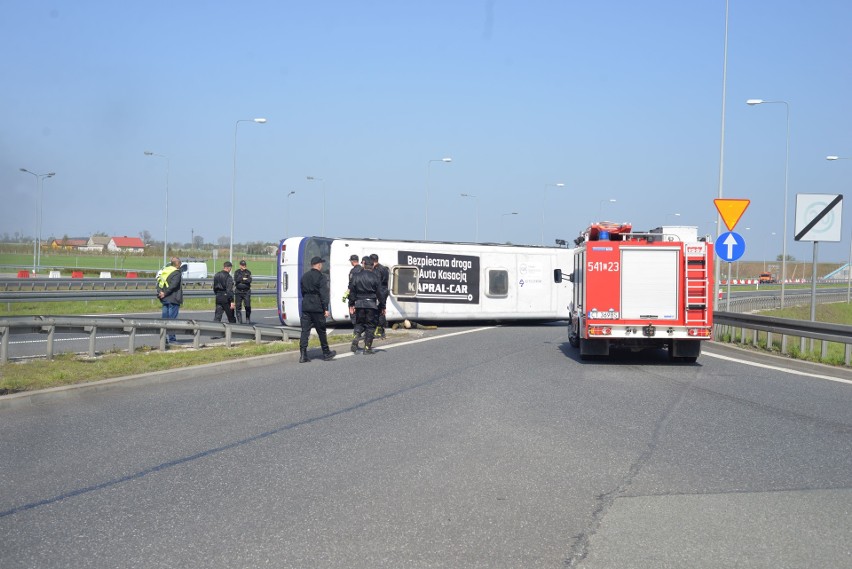 Wypadek autokaru na autostradzie A1. Duże ćwiczenia służb ratunkowych województwa kujawsko-pomorskiego [zdjęcia]