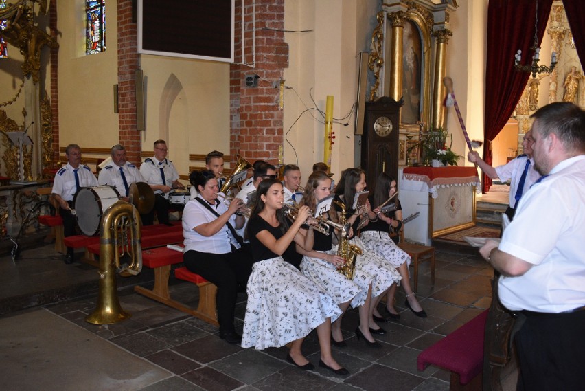 Przegląd Zespołów Folklorystycznych w Piasecznie. Galeria zdjęć!