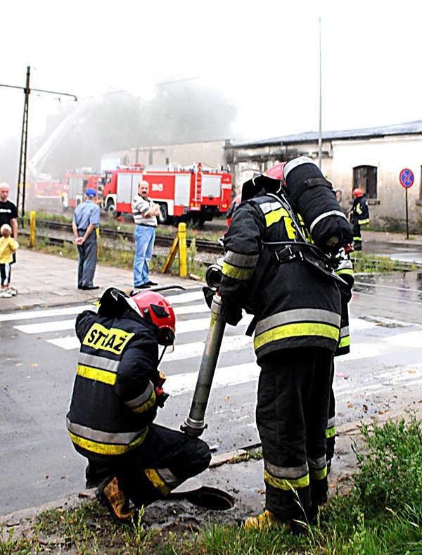 Pożar zajezdni przy ul. Dąbrowskiego.