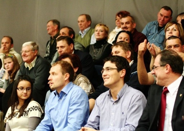 Prezes Ślepska Suwałki Michał Wiszniewski (z lewej) i wiceprezes, Piotr Krasko chętnie wypłacą premie za kolejne zwycięstwa