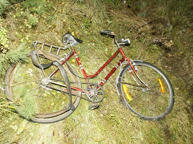 Śmiertelny wypadek rowerzysty. Potręcenie na trasie Ciechanowiec - Nowodwory (zdjęcia)
