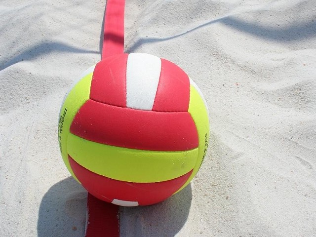Zmagania najlepszych pol­skich zawodników będzie można śledzić przez pięć tygodni. Walka o medale rozpoczyna się już w najbliższy weekend na plaży w Ustro­niu Morskim.