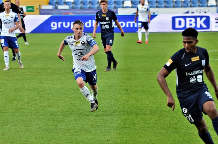 Fortuna 1 liga. PGE Stal Mielec stoczyła ze Stomilem Olsztyn mecz walki. O końcowym wyniku zadecydowała jedna bramka [RELACJA, ZDJĘCIA]