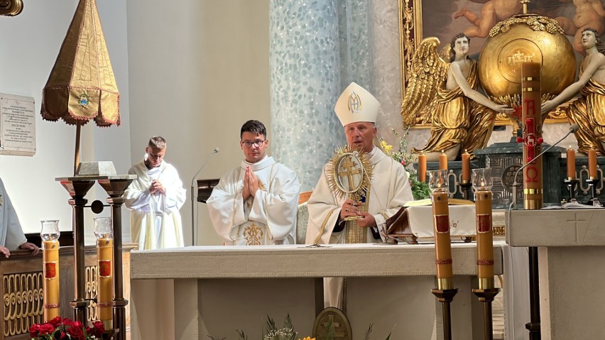 W piątek sumie odpustowej przewodniczył biskup radomski...