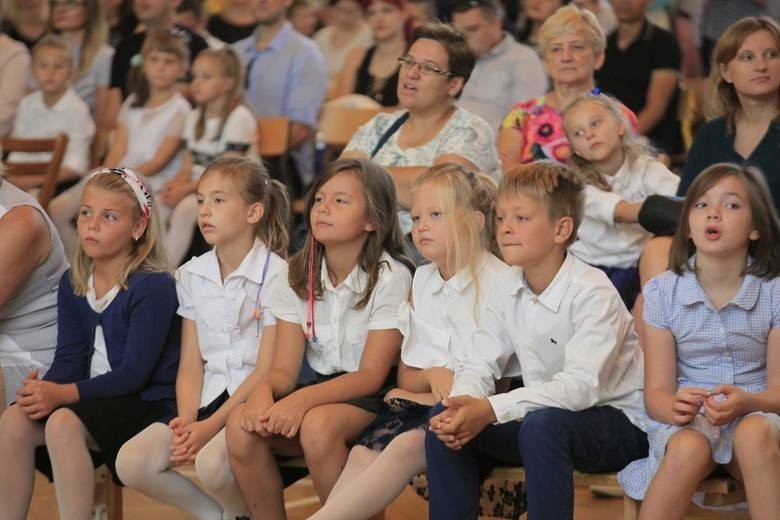 Dziesięć największych podstawówek w Łodzi przedstawiamy na...