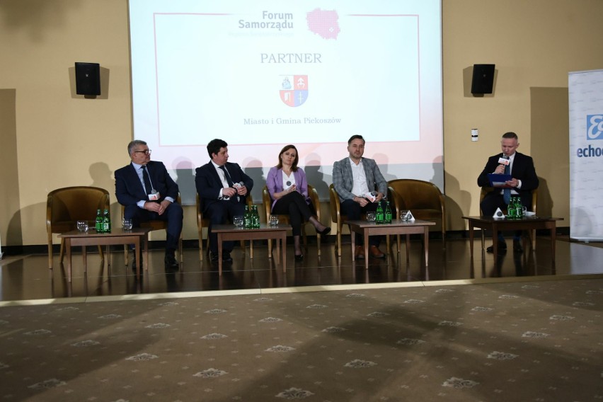 Uczestnicy Forum Samorządu Regionu Świętokrzyskiego