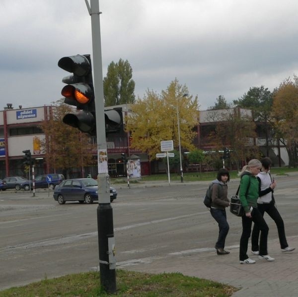 Rodno, które powstanie już za kilka miesięcy, zastąpi sygnalizację świetlną na tym skrzyżowaniu: Ofiar Katynia, Orzeszkowej i Niezłomnych.