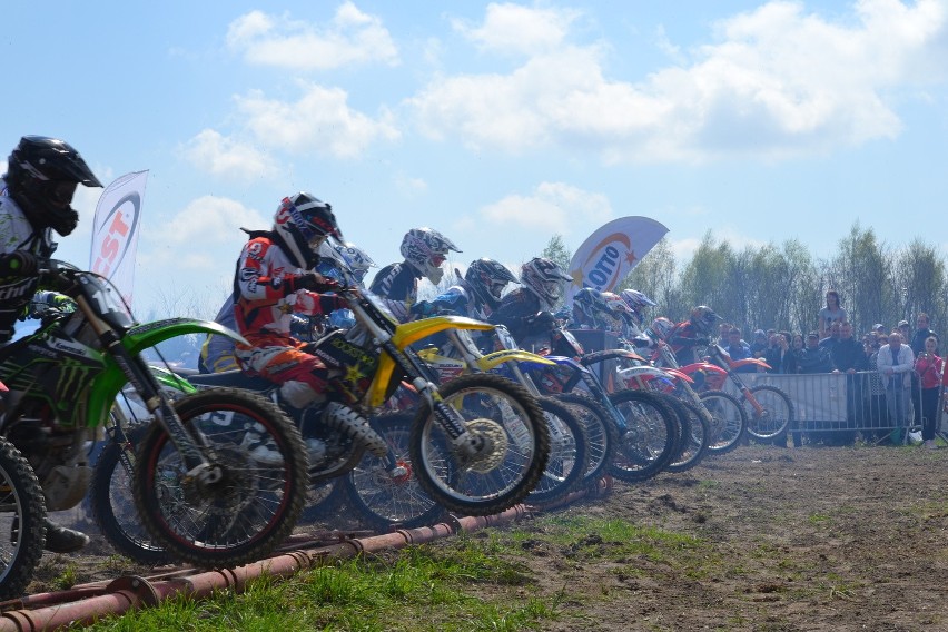 W Lany Poniedziałek motocrossowcy rozpoczęli sezon w Albertowie (ZDJĘCIA)