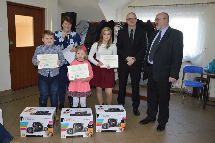 Atrakcyjne nagrody za konkurs dla uczniów z gminy Pawłów
