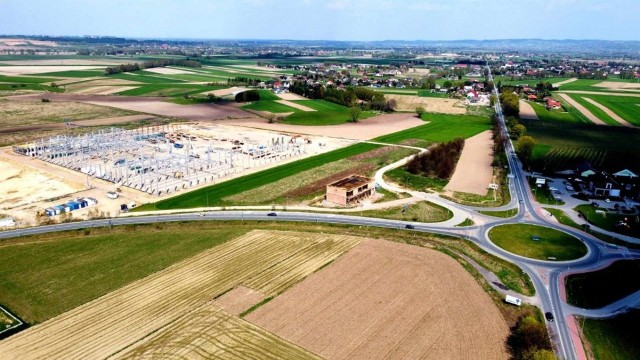 Nowa droga połączy rondo na obwodnicy Gdowa (ul. Bocheńska) z gdowską strefą przemysłową. Inwestycja warta ponad 8 mln zł potrwa około dwóch lat