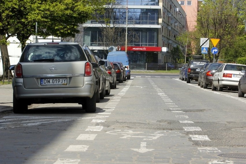 Fuszerka na Dobrej. Wymalowali kontrapas - po kilku dniach już go nie widać (ZDJĘCIA)