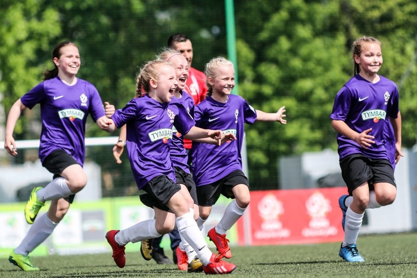 Droga do marzeń i piłkarskiej przygody. Wystartowały zapisy do XX edycji Turnieju „Z Podwórka na Stadion o Puchar Tymbarku” 