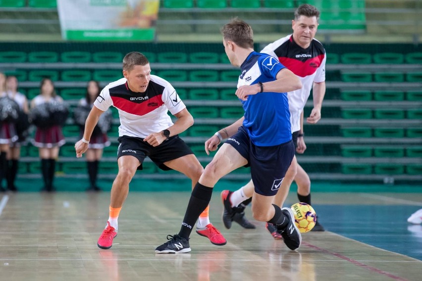 Diabły - Byki 3:7 i Diabły - Byki 5:3. Takimi wynikami...