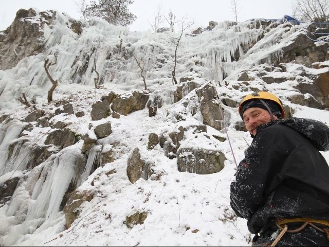 Alpiniści zdobywają doświadczenie w lodowej wspinaczce zimowej, a spacerowicze i turyści mają estetyczną ucztę - mówi Grzegorz Nocuń ze Świętokrzyskiego Klubu Alpinistycznego.